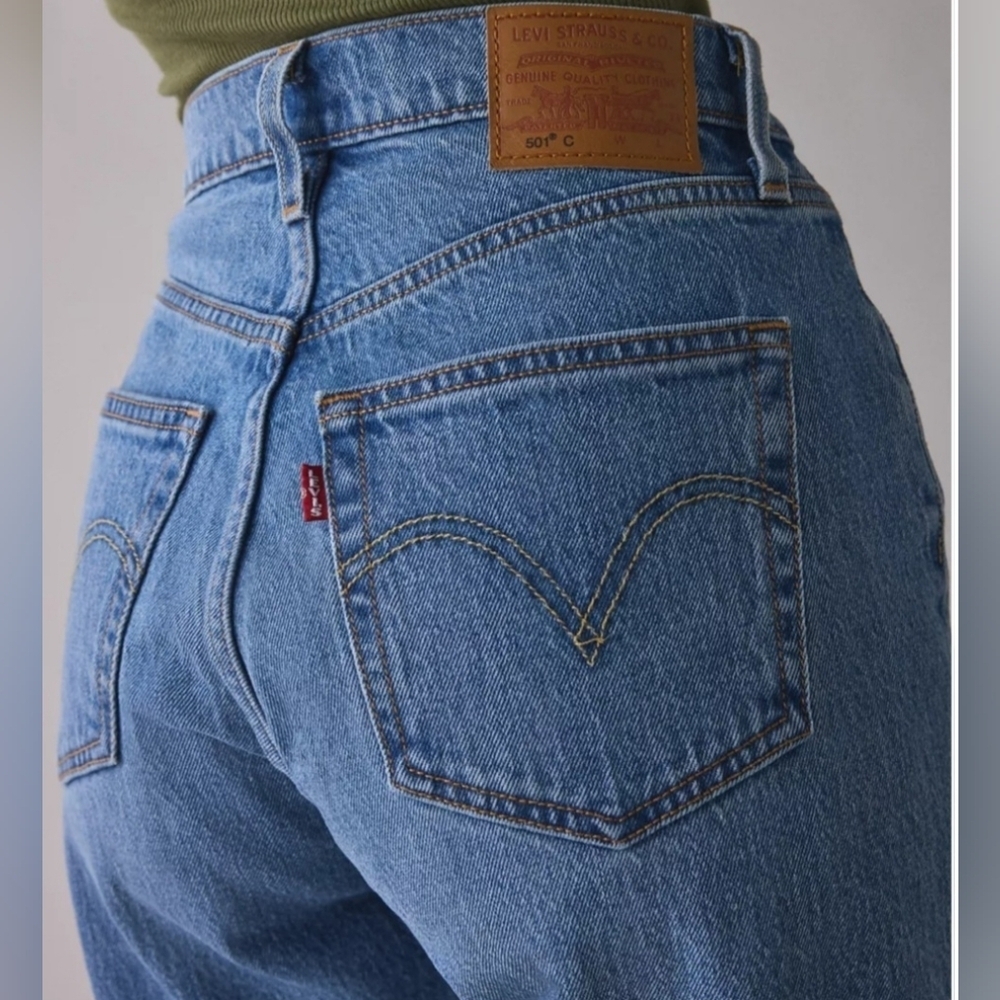 Levi’s® 501 Curve High-Rise Straight Leg Jean, Lucid Dream, Retail $98.00 USD - Picture 6 of 16